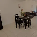 Cmn Hotel & Homestay