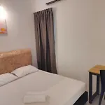 Cmn Hotel & Homestay