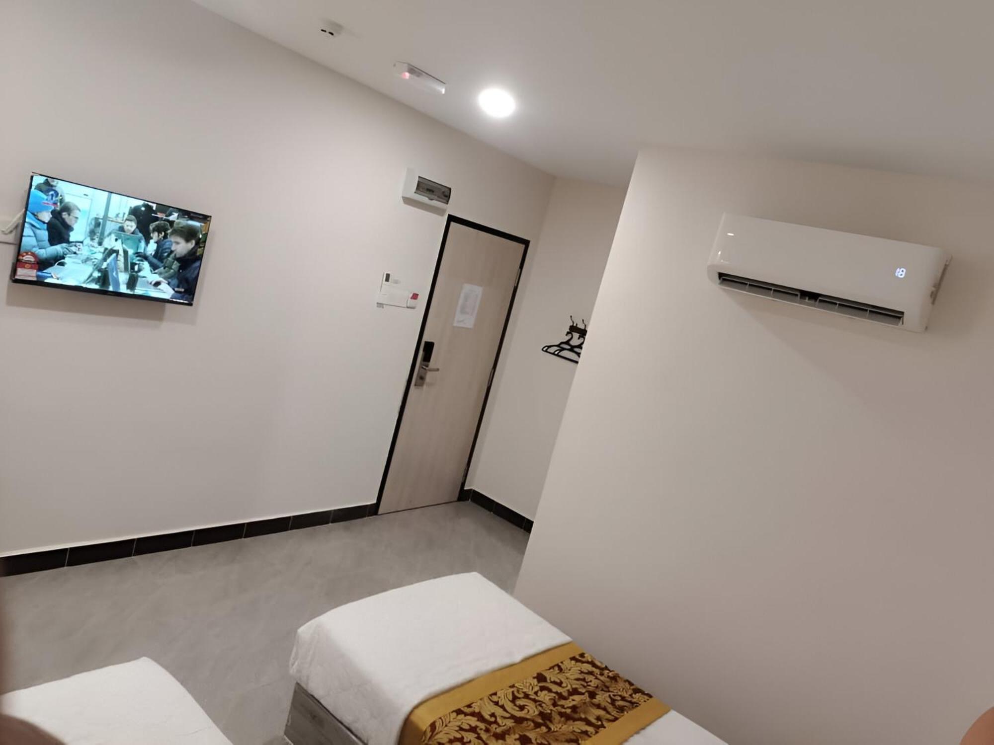 Cmn & Hotel 2*